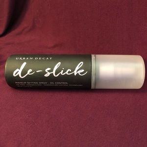 🥳Urban Decay De-Slick🥳